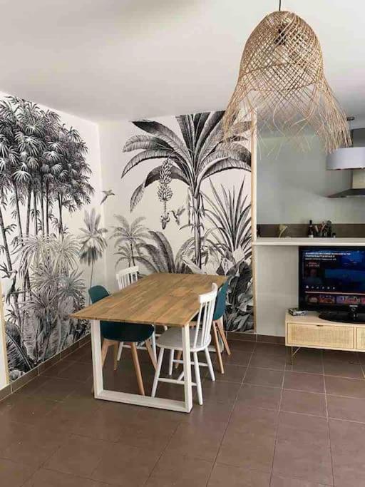 Tres Bel Appartement Contemporain Et Calme Frejus Exterior photo